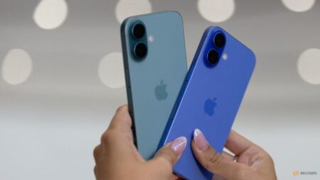 Trump warns Apple of 25% tariffs if iPhones not made in US