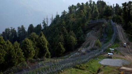 Pakistan, India agree to withdraw troops by end May: Security official