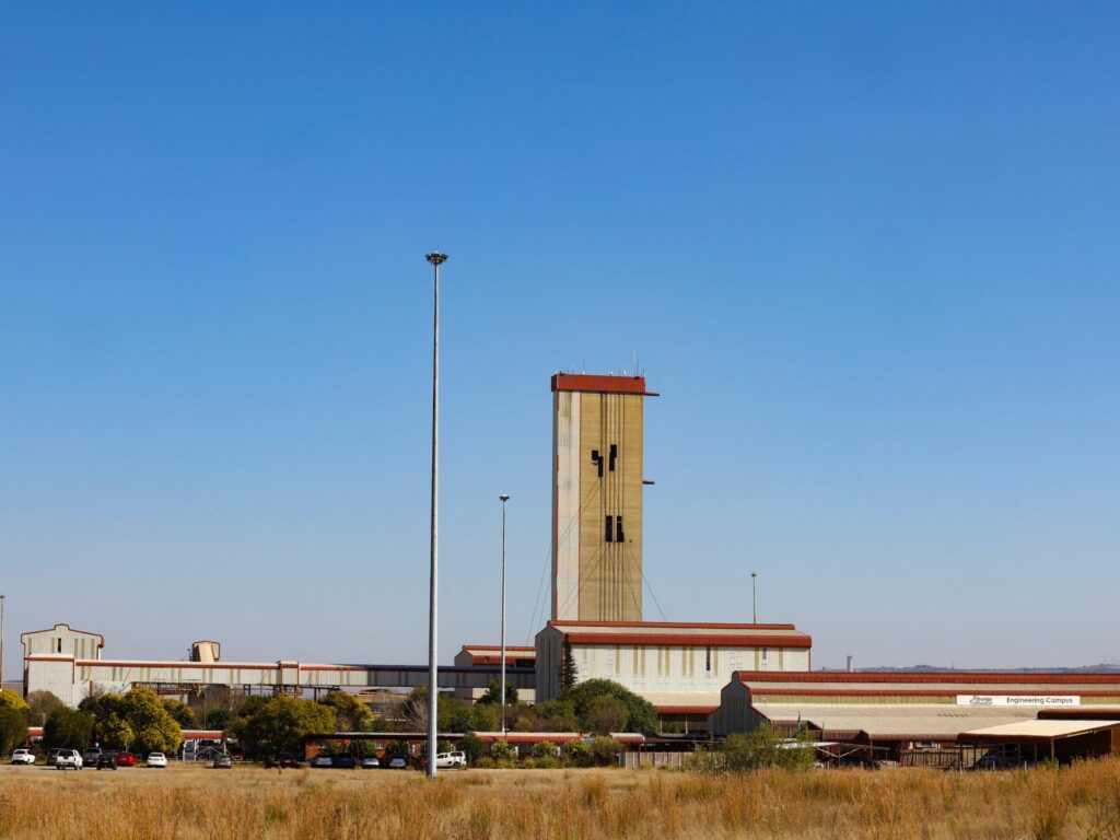 Rescue bid launched for hundreds trapped in South African gold mine