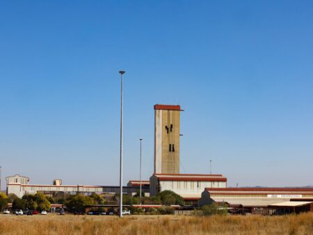 Rescue bid launched for hundreds trapped in South African gold mine