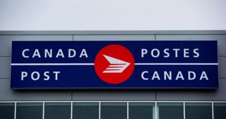 Canada Post, union to meet as threat of larger nationwide strike looms