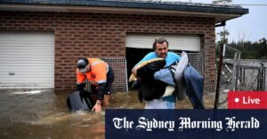 Sydney weather worsens; Taree, Mid North Coast flooding, SES operations continue; Warragamba Dam to spill; Manning, Macleay river levels