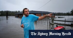 Mid North Coast weather worsens; SES evacuations in thousands as one dead, three missing