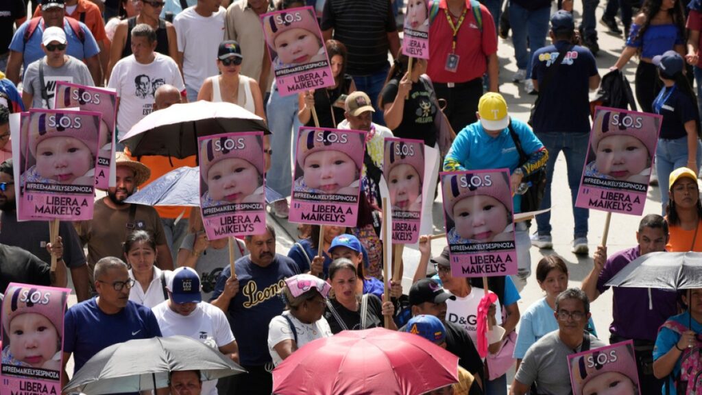 Toddler separated from mother deported from the US returned to Venezuela