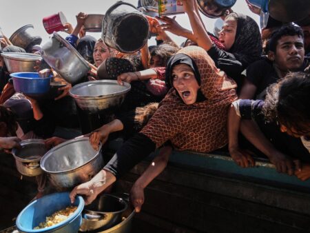 Week in Pictures: From India-Pakistan fighting to V-E Day anniversary