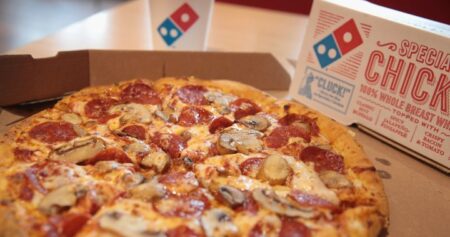 ‘This is someone’s livelihood’: Ontario woman mistakenly charged K for pizza