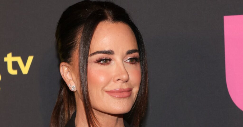 This Kyle Richards-Loved Makeup Palette Makes 60-Year-Old Shoppers Look ’10 Years Younger’