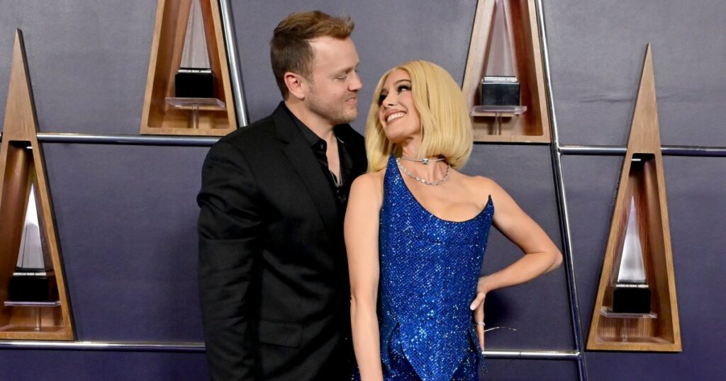 Hottest Celebrity Couples on the 2025 American Music Awards Red Carpet