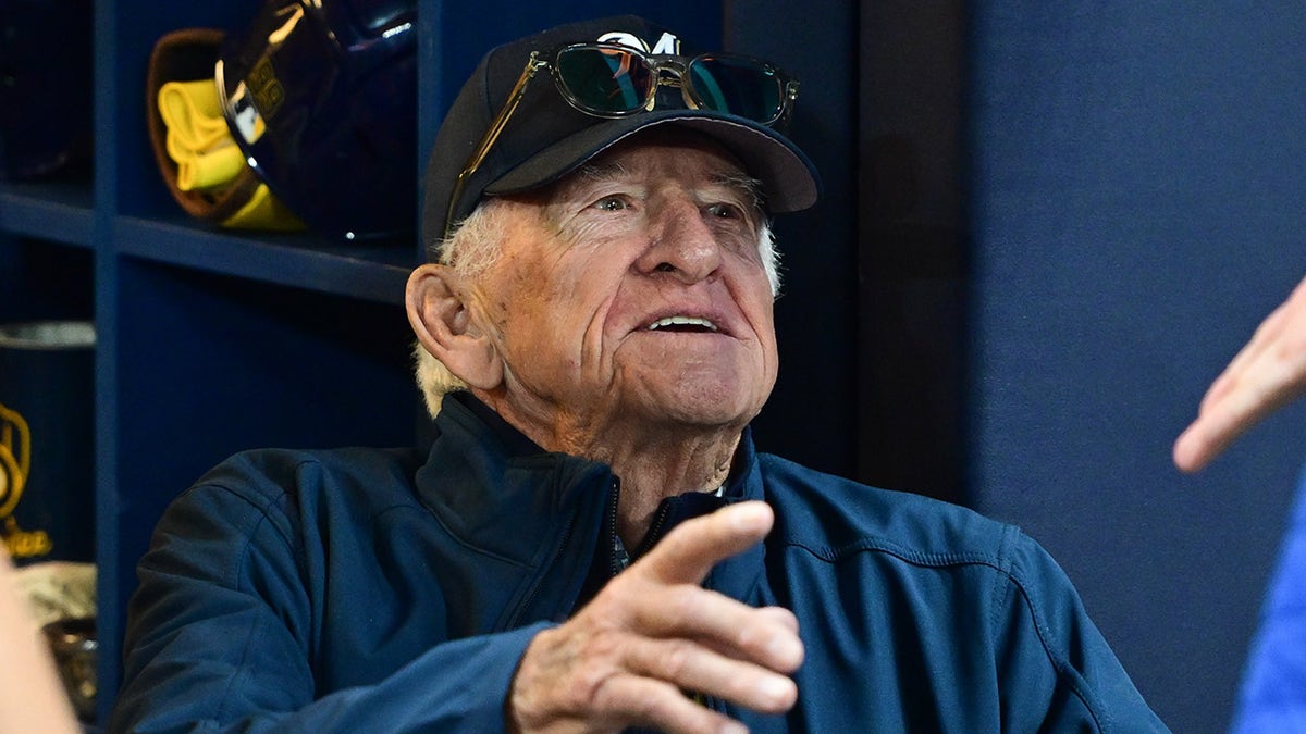 Bob Uecker talks