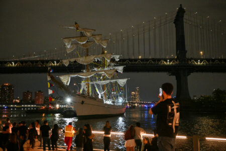 Mexico’s Navy Points Finger at US After Ship Hits Brooklyn Bridge