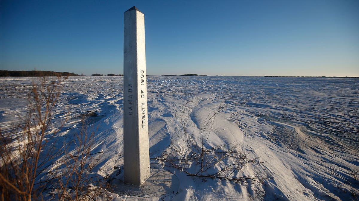 US-Canada border marker
