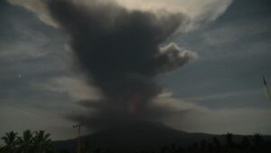 Indonesia raises alert to highest level for Lewotobi Laki-laki volcano