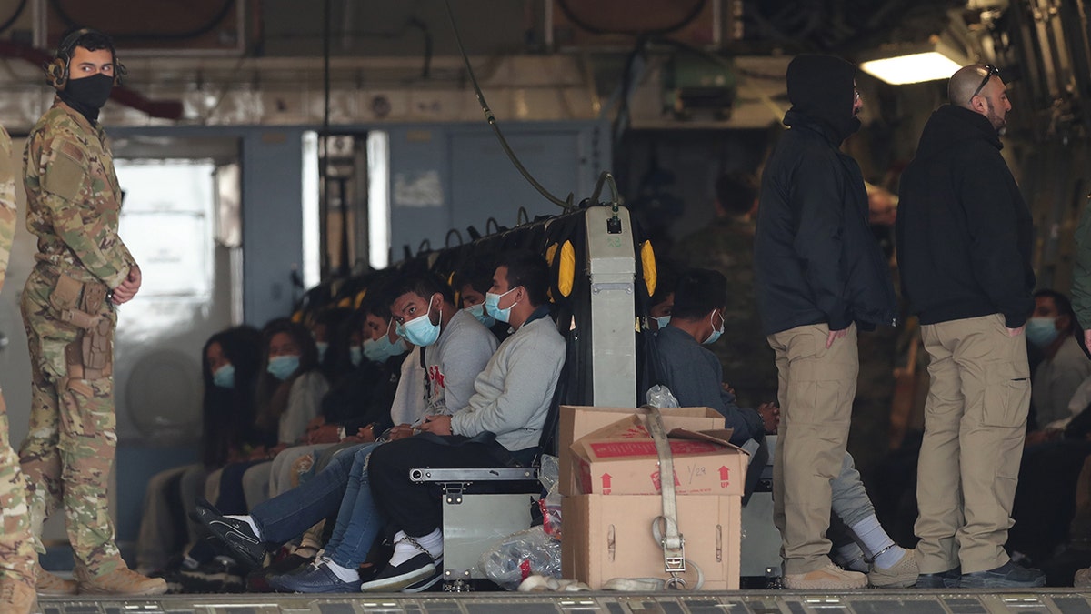 Guatemalans in a deportation plan in EL Paso, Texas