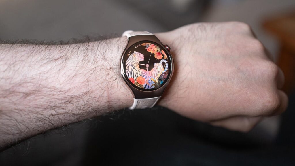 Huawei Watch 5 Tested: Easy Heart Scanning, but Not for Americans