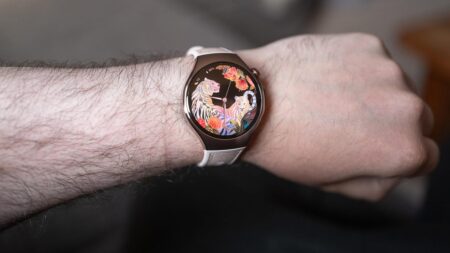 Huawei Watch 5 Tested: Easy Heart Scanning, but Not for Americans