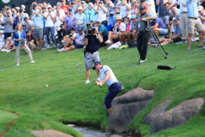 Justin Thomas Pulls Barefoot Rabbit out of Hat at PGA Championship