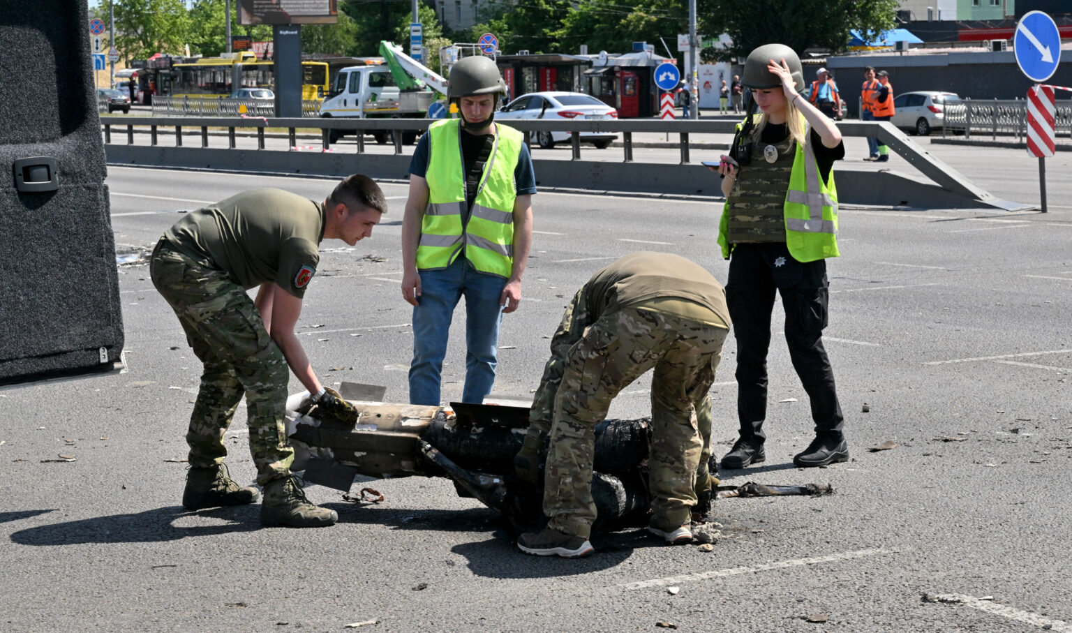 Russia Hits Kyiv in Massive Ballistic Missile Strike