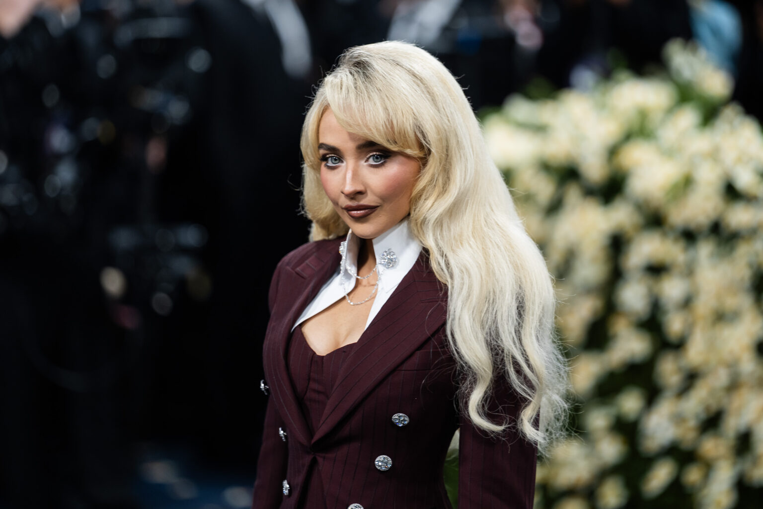 Fans React to Sabrina Carpenter Resembling Gunther at Met Gala