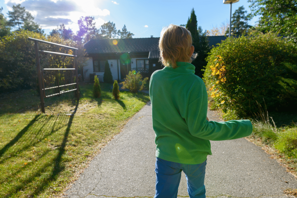 Neighbor Cheered for Confronting Mom Over What Her Son Did in the Backyard