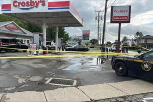2 New York State troopers stabbed by female carjacking suspect during wild arrest