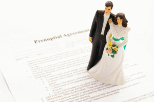 Man Backed for Calling Off Wedding Weeks Away After Fiancee Drops Bombshell