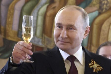 Vladimir Putin Sends Message to Leo XIV, Catholic Church’s First American Pope