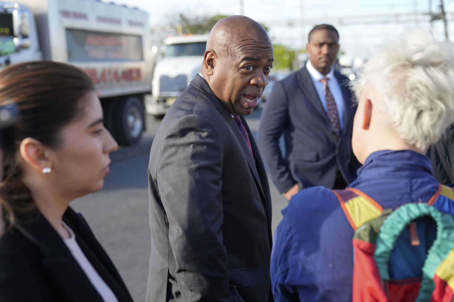 Newark Mayor Ras Baraka Reacts After Arrest at ICE Facility: ‘Humiliating’