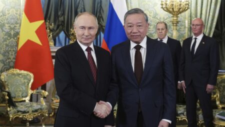 Vietnam, Russia agree to quickly sign nuclear power plant deal
