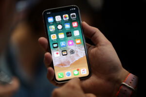 Here’s Why Tech Enthusiasts Are Embracing ‘Dumb’ Phones and Digital Detoxes