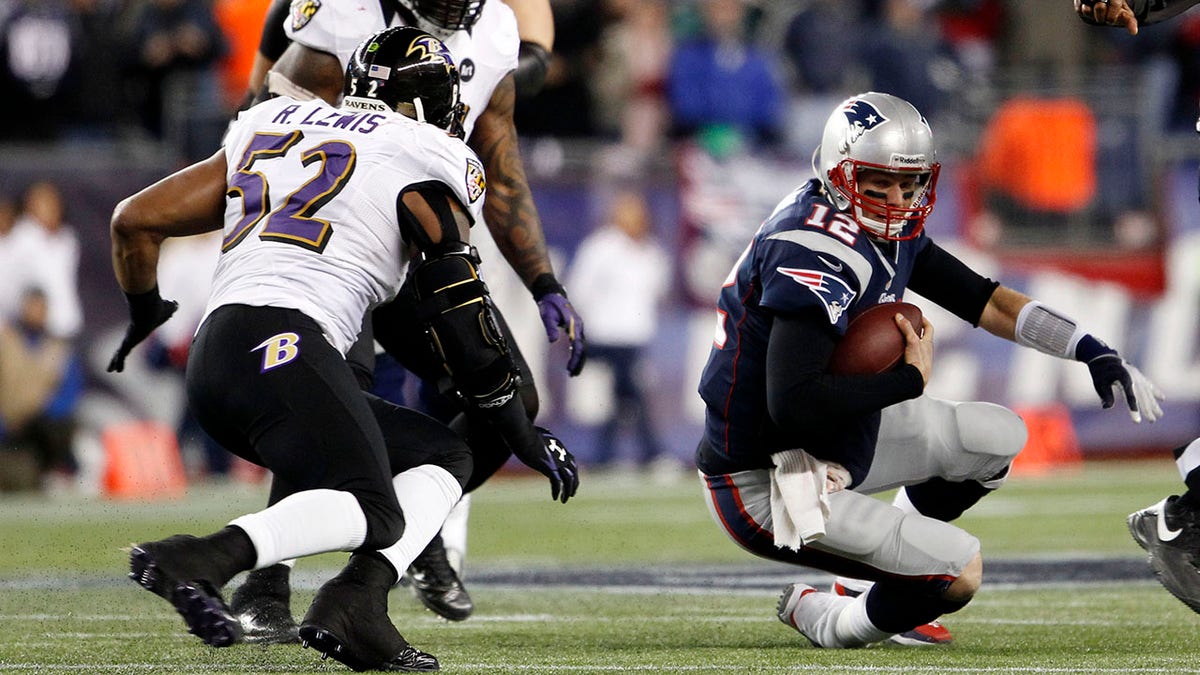 Ray Lewis goes in for sack on Tom Brady