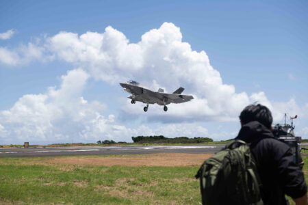Photos Show US Aircraft Carrier Preparing for Patrol on Pacific Front Line