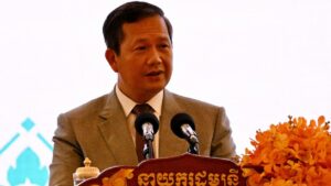 Cambodia PM orders halt to fuel imports from Thailand
