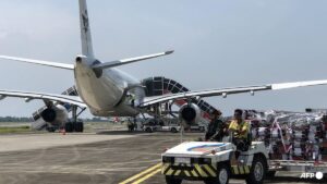 Bomb threat diverts plane of Haj pilgrims in Indonesia, second in days