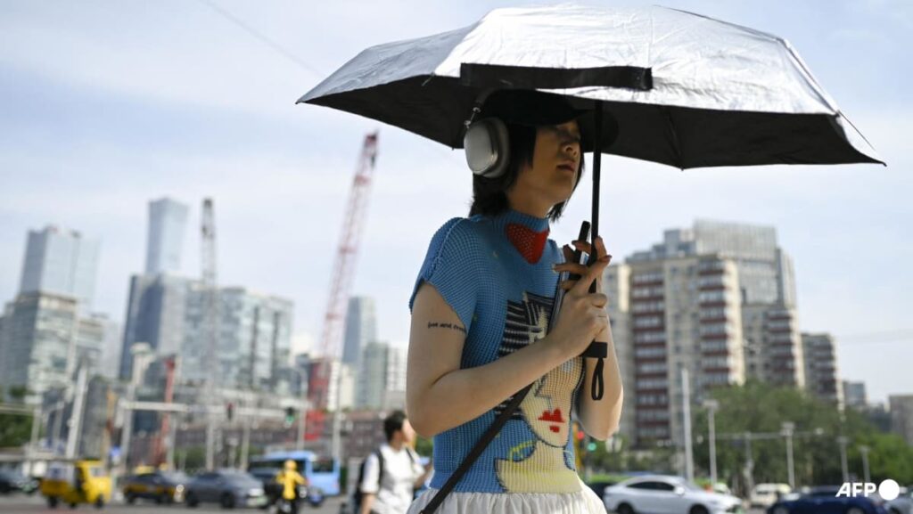 Beijing issues weather warning for hottest days of year