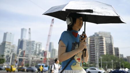 Beijing issues weather warning for hottest days of year