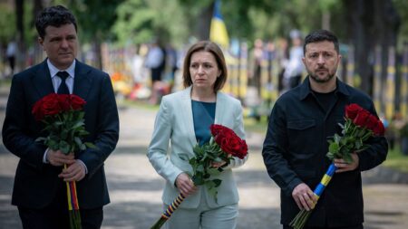 Zelenskyy: Russia aims to take Odesa and threaten Moldova and Romania
