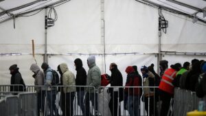 German lawmakers vote to curb family reunification programme