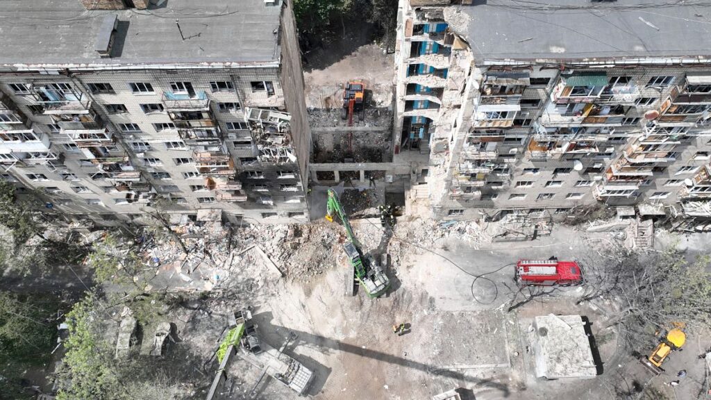 Zelenskyy calls for more pressure on Russia after strikes on Kyiv
