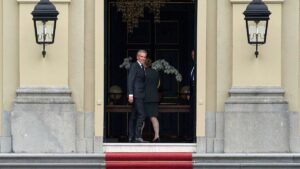 Dutch snap election to be held on 29 October after coalition collapse