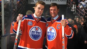 Wayne Gretzky anoints Oilers star Connor McDavid the next great one: ‘He’s the best player in hockey’