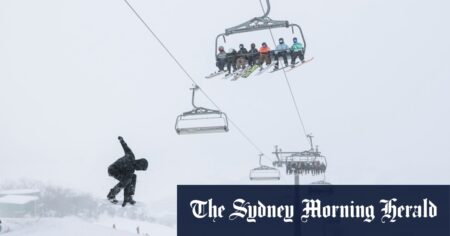 strong start to Snowy Mountains weather on long weekend
