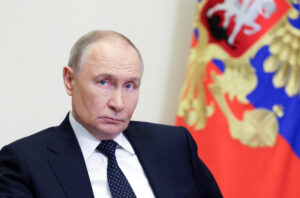 Putin Warned of Dual Threat to Russian Economy: ‘Countdown to a Crisis’
