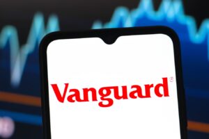 The 6 Best Vanguard Index Funds For A Buy-And-Hold Portfolio In 2025