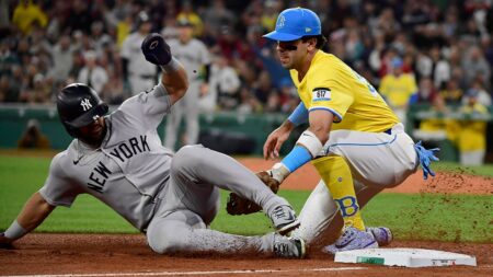 Yankees outfielder’s lackadaisical effort on bases costs team in crucial situation vs Red Sox