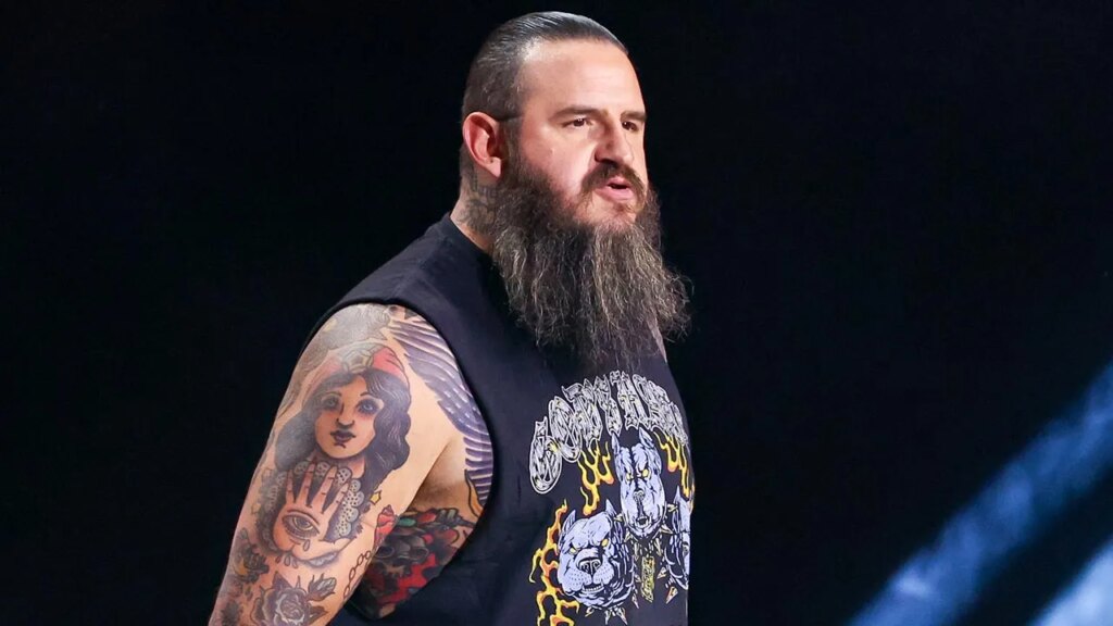 AEW star Brody King wears ‘abolish ICE’ shirt before match in Mexico