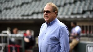 Bulls, White Sox owner to be deposed for lawsuit after fan was shot