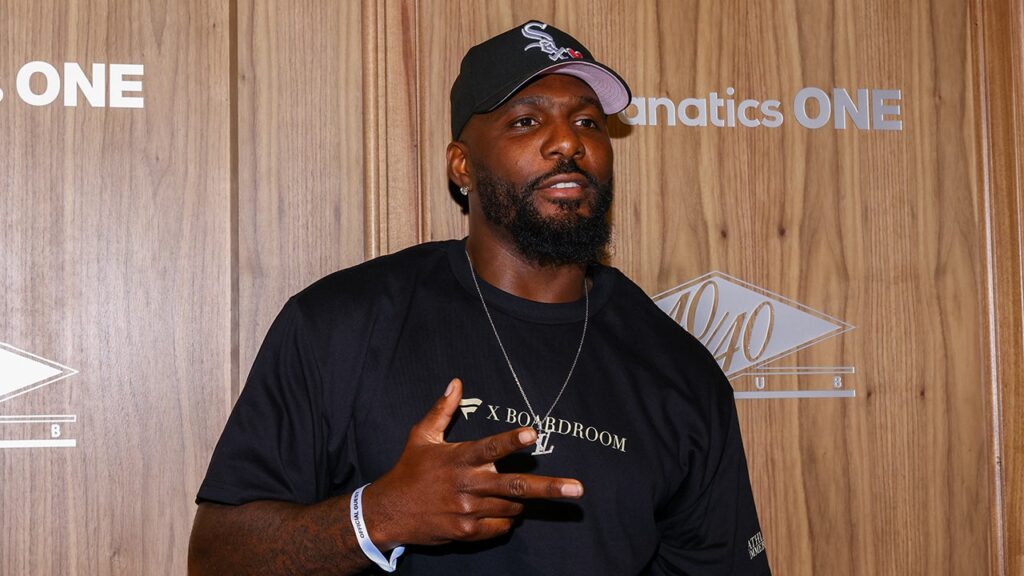 Dez Bryant predicts NFC East team will win Super Bowl this year, takes shot at Giants