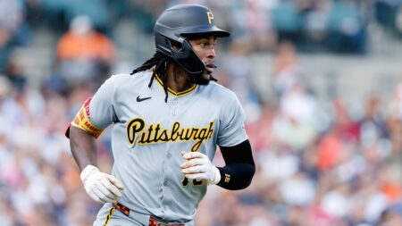 Pirates’ Oneil Cruz gets taken out of game for baserunning blunder, admits he lost track of outs