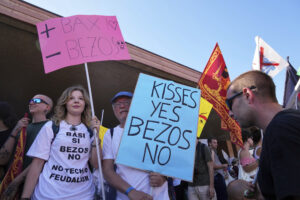 Venetians Protest Bezos Wedding as City Battles Overtourism Crisis