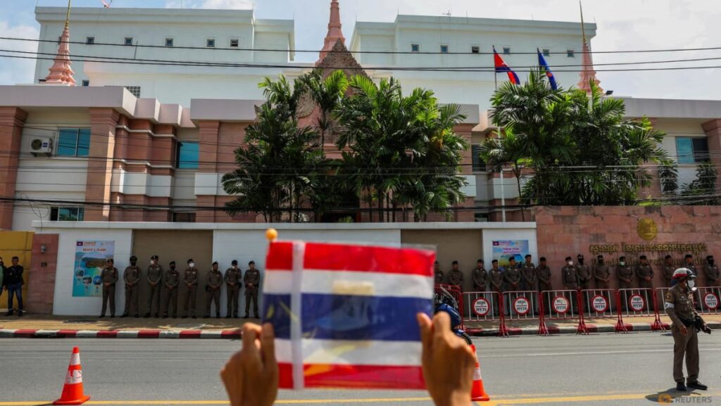 Thailand cuts border crossing hours with Cambodia over security